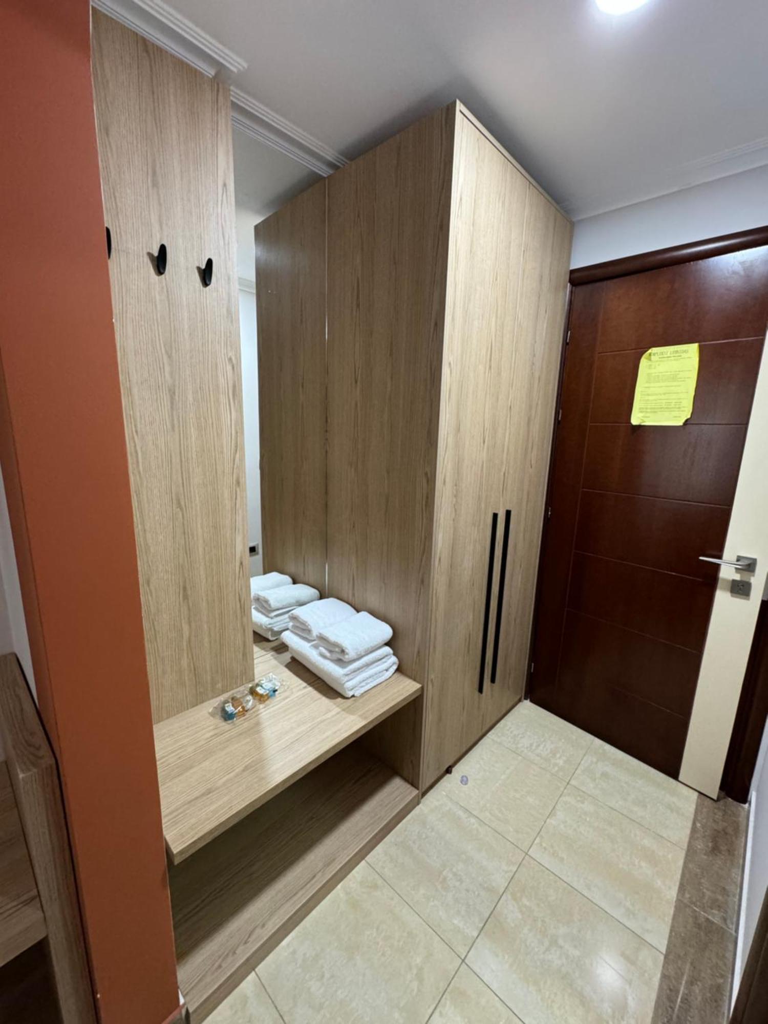 Hotel Lyhnidas Udenisht Екстер'єр фото