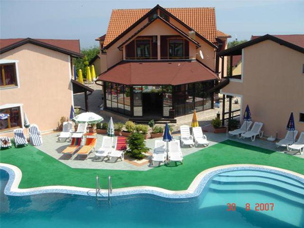 Hotel Lyhnidas Udenisht Екстер'єр фото