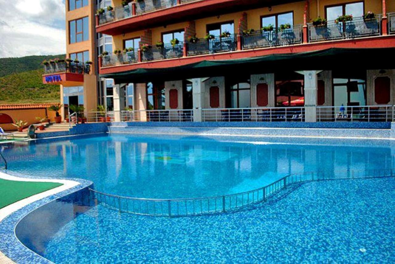 Hotel Lyhnidas Udenisht Екстер'єр фото