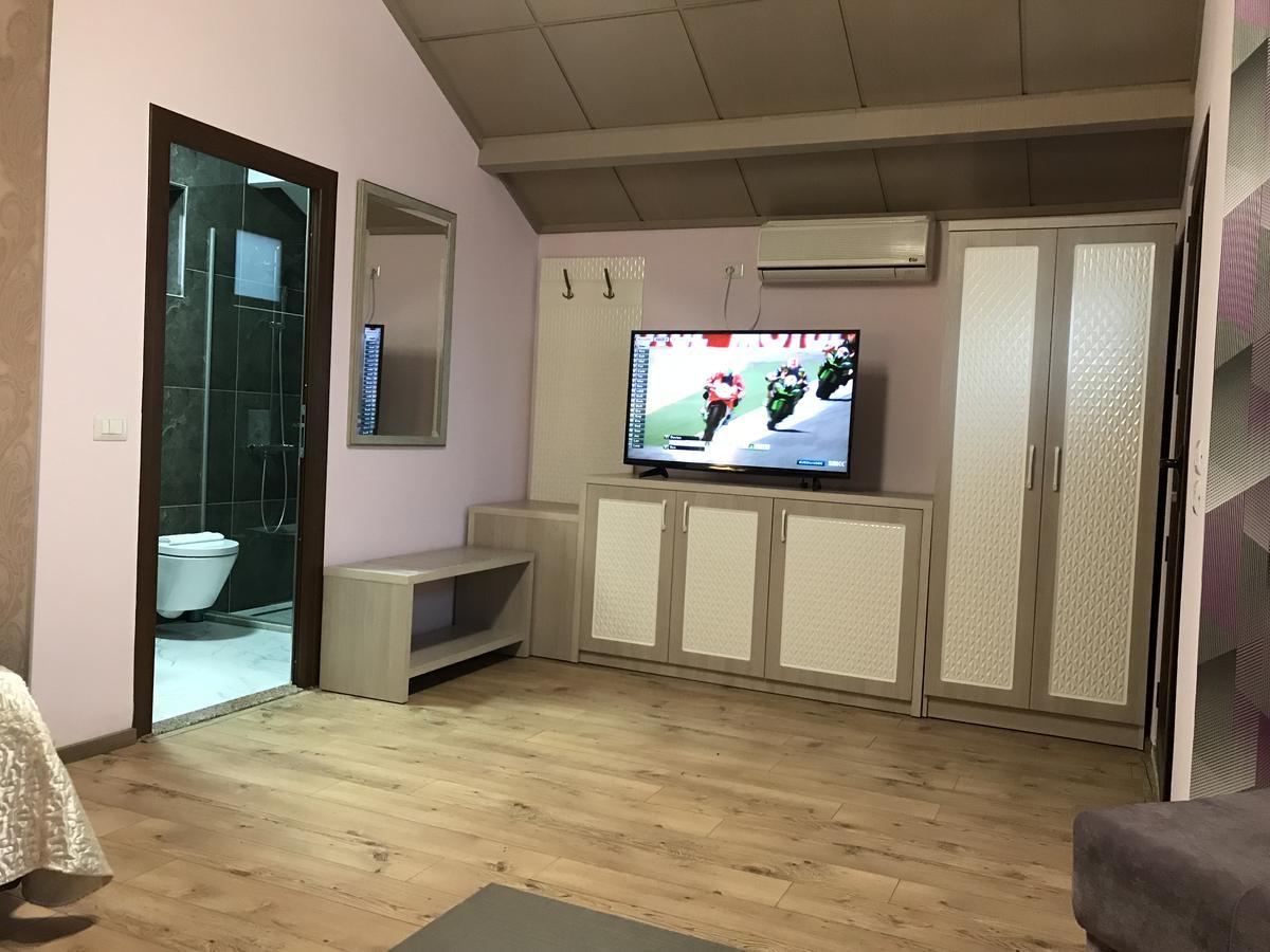 Hotel Lyhnidas Udenisht Екстер'єр фото