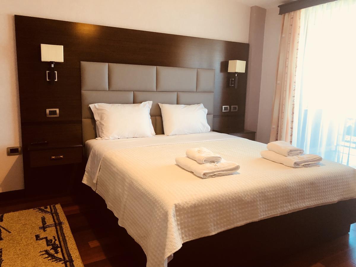 Hotel Lyhnidas Udenisht Екстер'єр фото