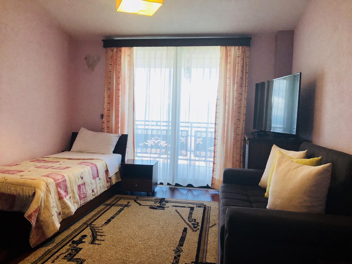 Hotel Lyhnidas Udenisht Екстер'єр фото